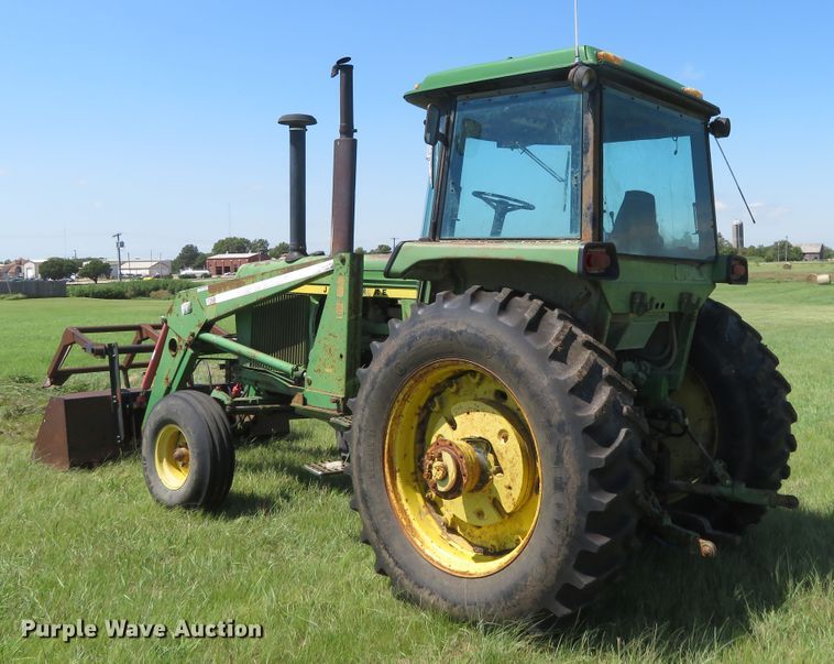 image for item FV9050 1976 John Deere 4430 tractor