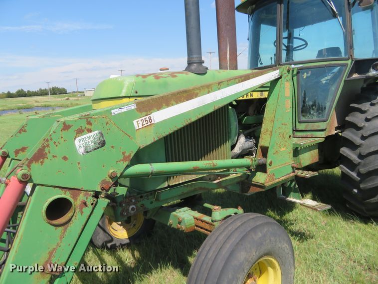 image for item FV9050 1976 John Deere 4430 tractor