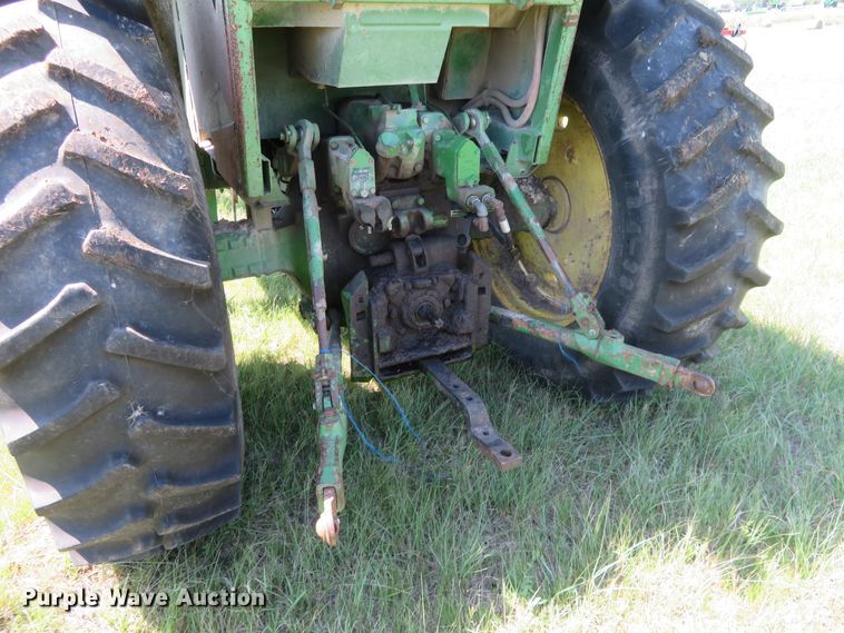 image for item FV9050 1976 John Deere 4430 tractor