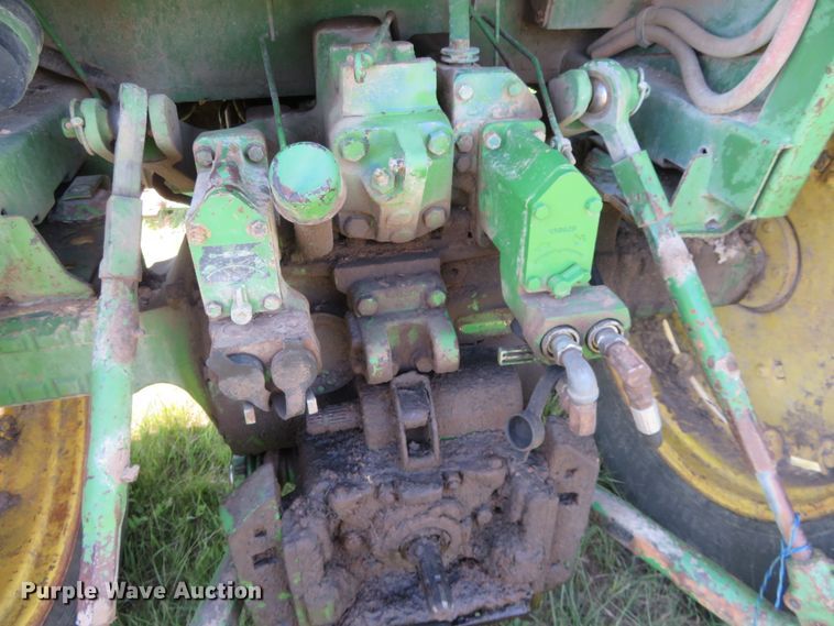 image for item FV9050 1976 John Deere 4430 tractor