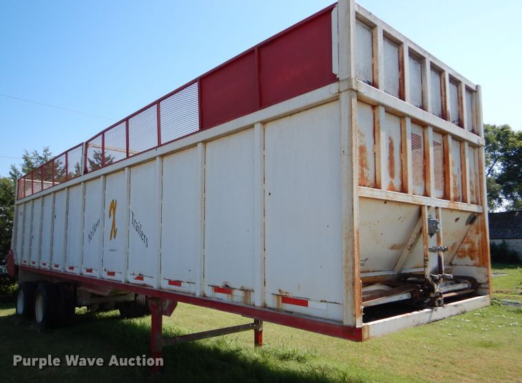 image for item FY9605 2010 shop built live bottom trailer