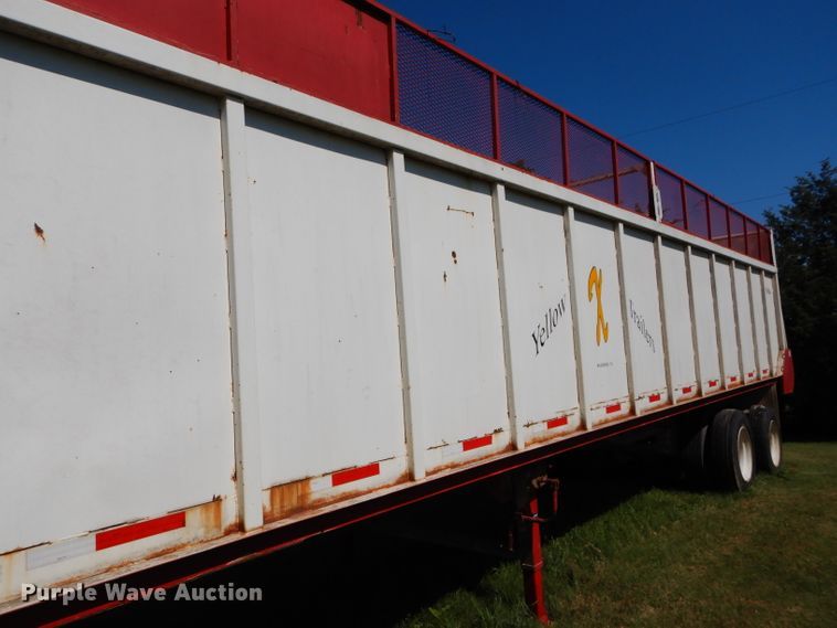 image for item FY9605 2010 shop built live bottom trailer