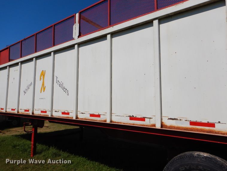 image for item FY9605 2010 shop built live bottom trailer