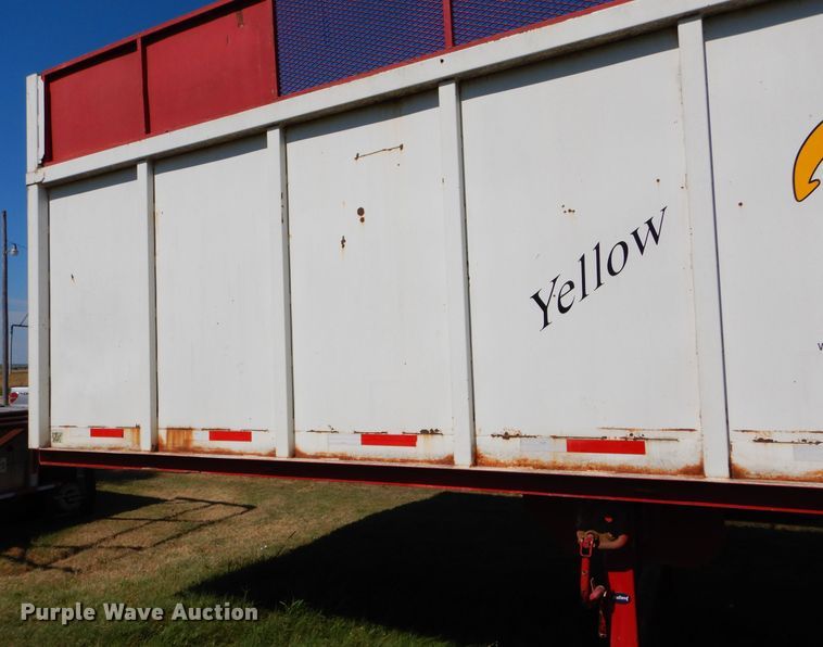 image for item FY9605 2010 shop built live bottom trailer