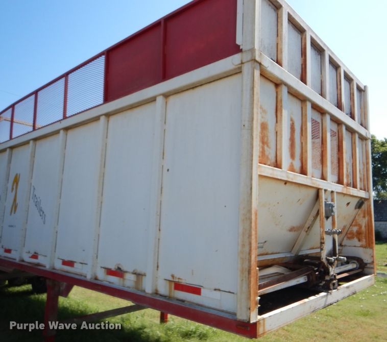 image for item FY9605 2010 shop built live bottom trailer