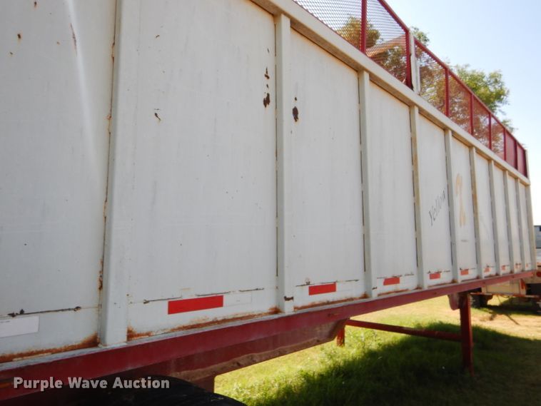 image for item FY9605 2010 shop built live bottom trailer