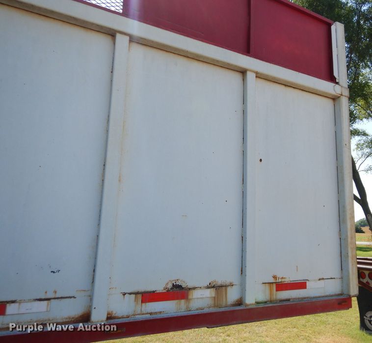 image for item FY9605 2010 shop built live bottom trailer