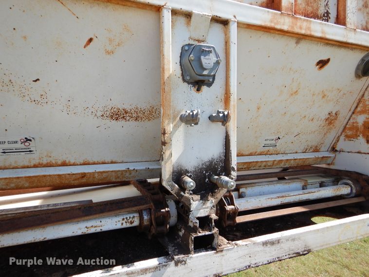 image for item FY9605 2010 shop built live bottom trailer