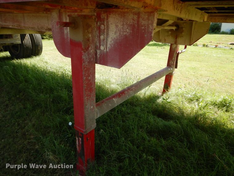 image for item FY9605 2010 shop built live bottom trailer