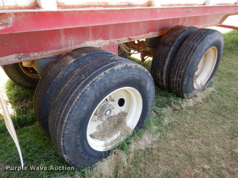 image for item FY9605 2010 shop built live bottom trailer