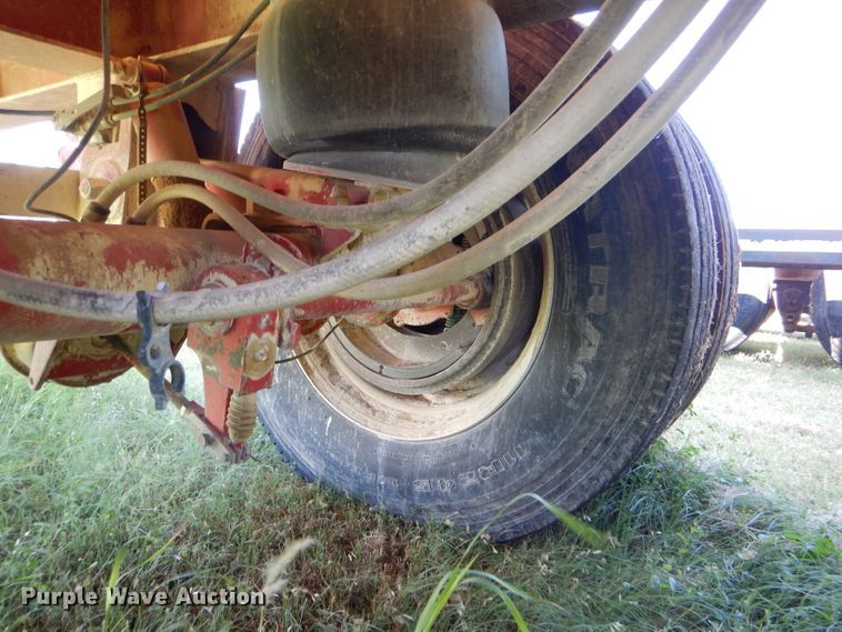 image for item FY9605 2010 shop built live bottom trailer