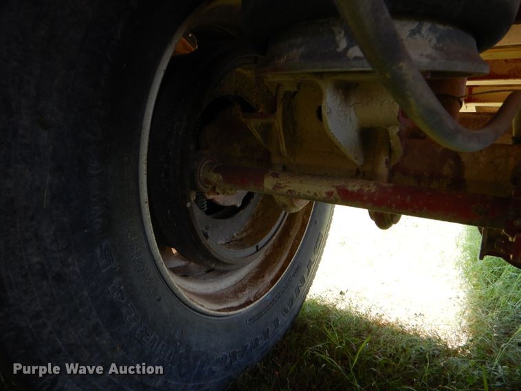 image for item FY9605 2010 shop built live bottom trailer