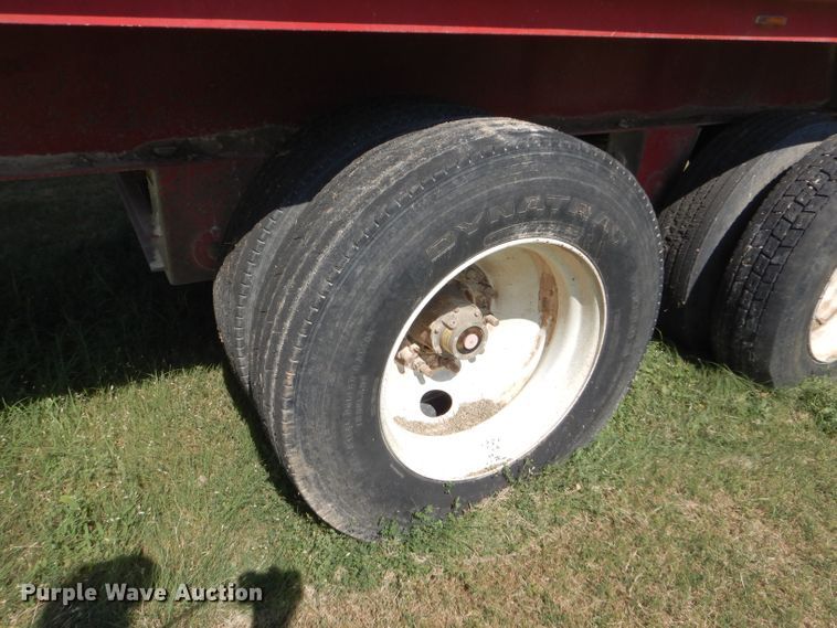 image for item FY9605 2010 shop built live bottom trailer