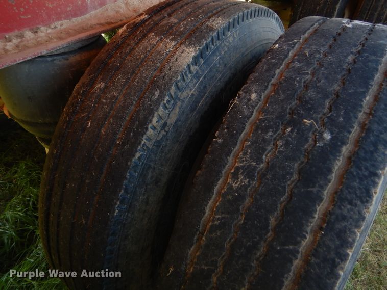 image for item FY9605 2010 shop built live bottom trailer