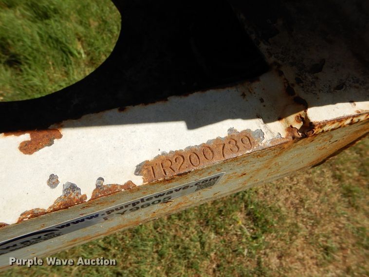 image for item FY9605 2010 shop built live bottom trailer