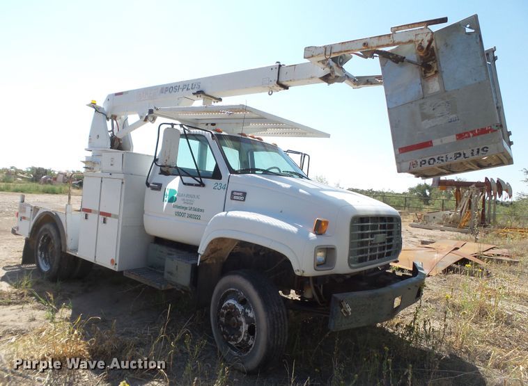 image for item GC9018 1999 GMC C6500 bucket truck