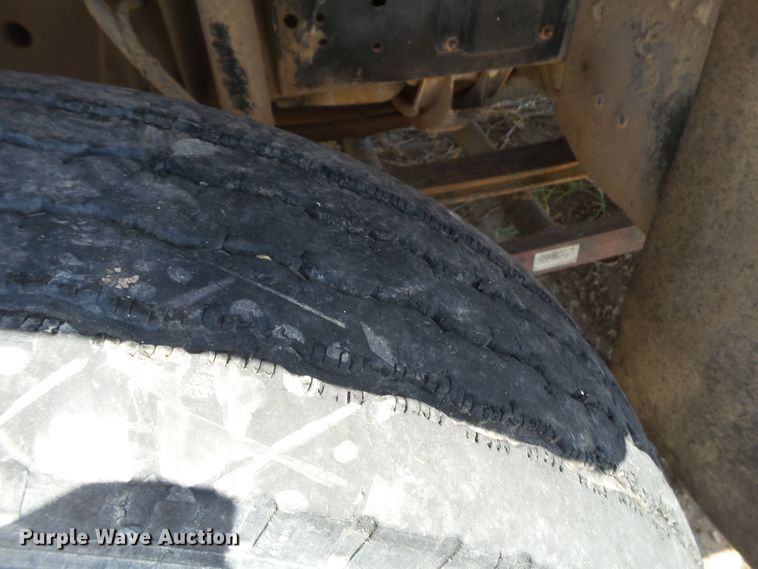 image for item GC9018 1999 GMC C6500 bucket truck