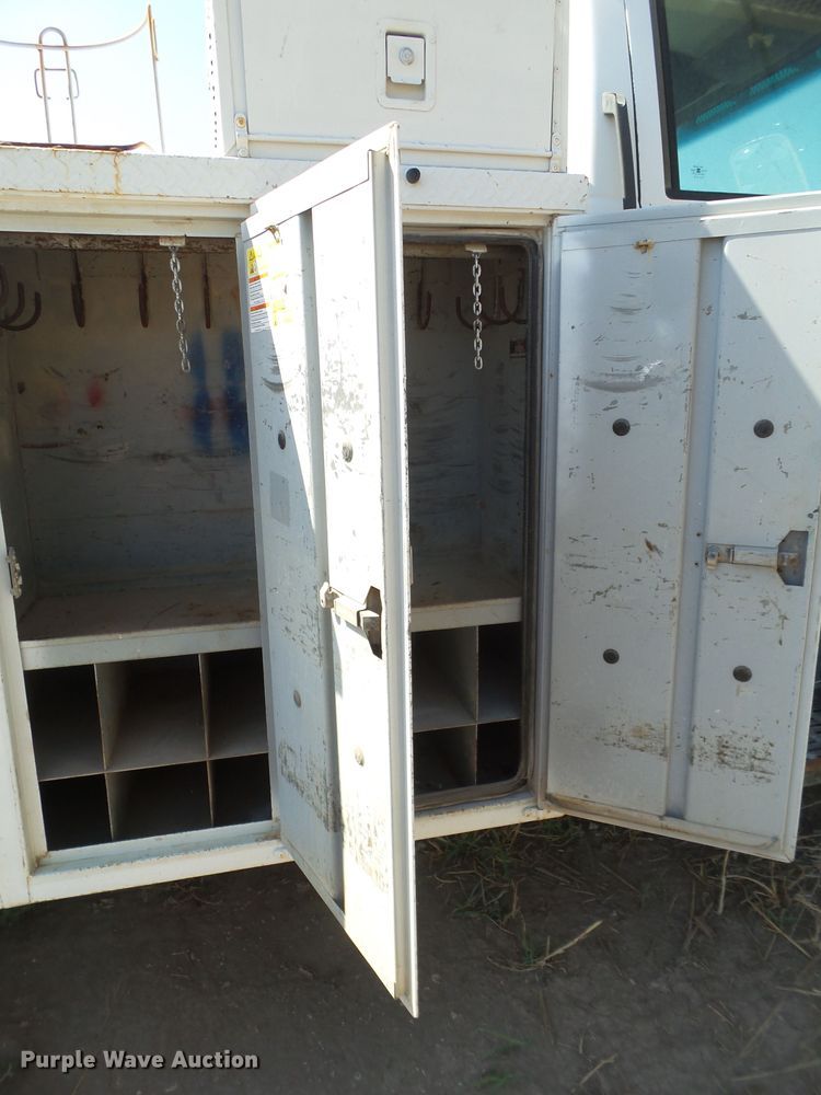 image for item GC9018 1999 GMC C6500 bucket truck