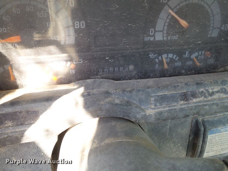 image for item GC9018 1999 GMC C6500 bucket truck