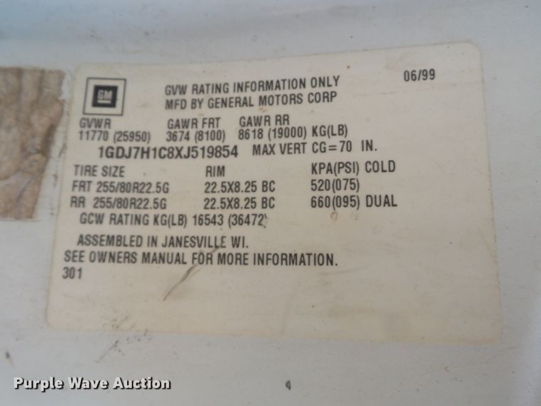 image for item GC9018 1999 GMC C6500 bucket truck