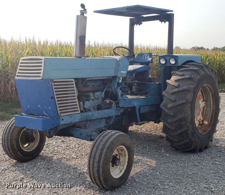 image for item GF9249 Long 910 tractor
