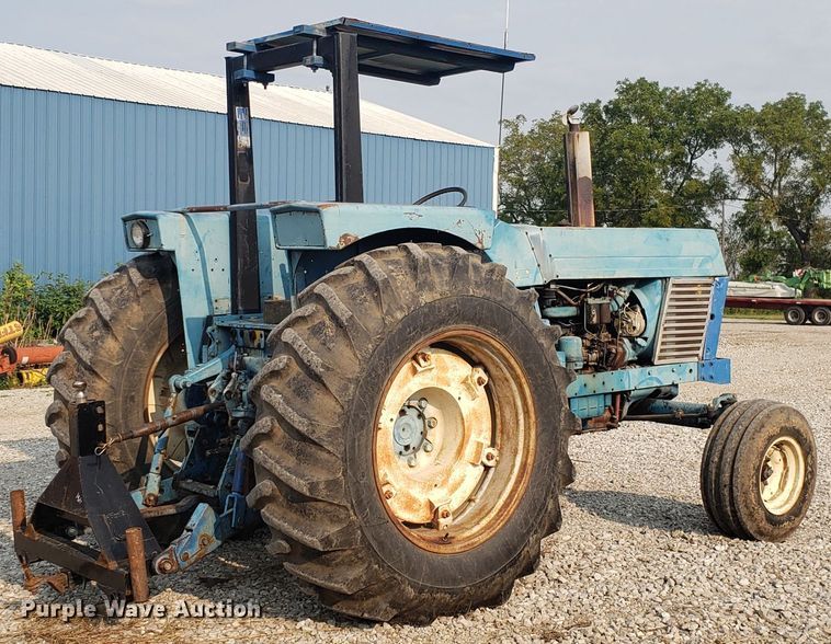 image for item GF9249 Long 910 tractor