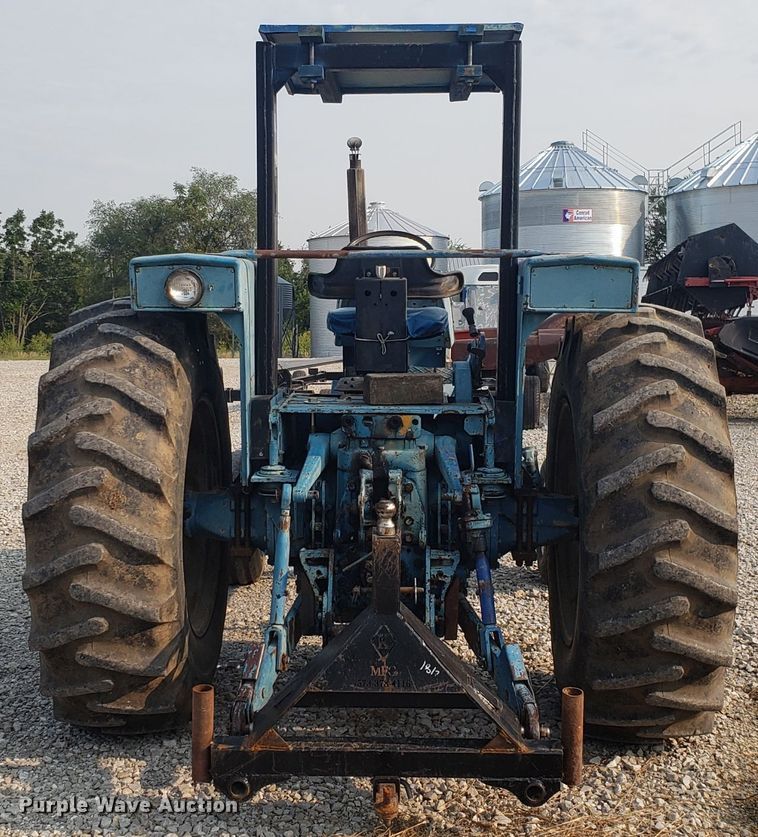image for item GF9249 Long 910 tractor