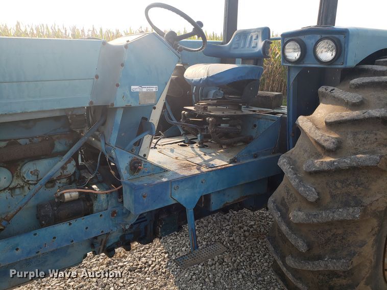 image for item GF9249 Long 910 tractor