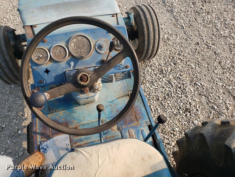 image for item GF9249 Long 910 tractor