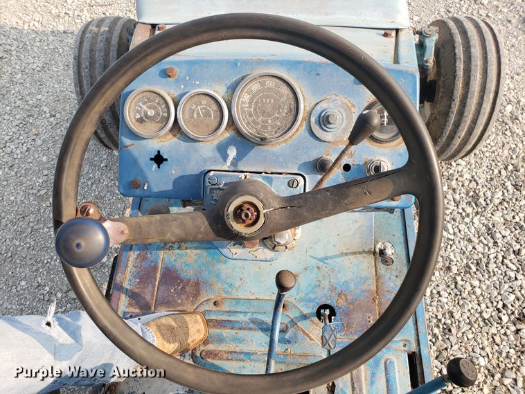 image for item GF9249 Long 910 tractor