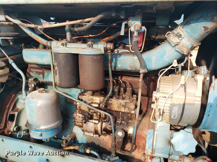 image for item GF9249 Long 910 tractor