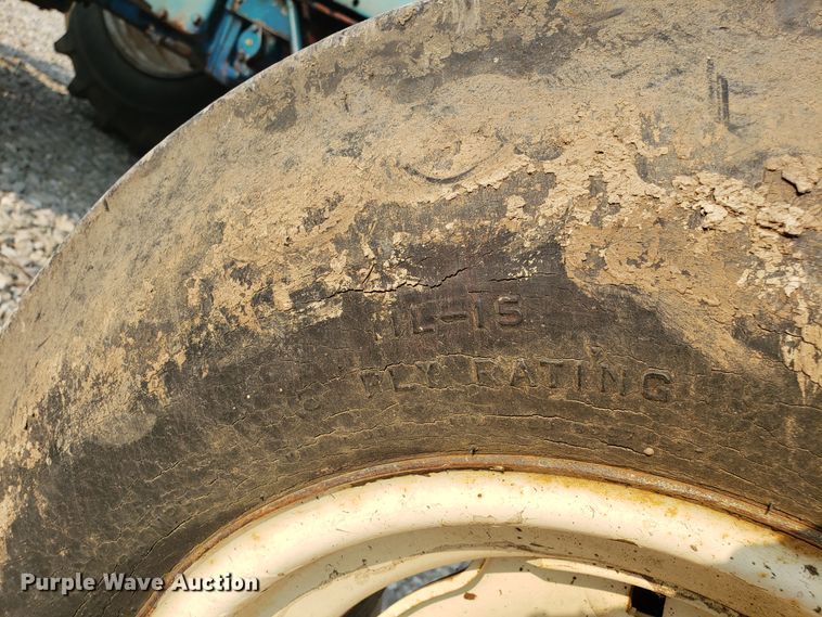 image for item GF9249 Long 910 tractor