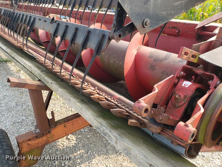 image for item GF9252 Case IH 1020 head