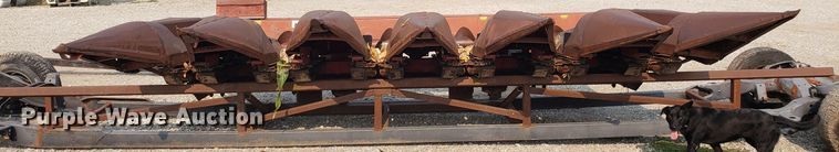 image for item GF9254 International 863 corn head