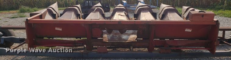 image for item GF9254 International 863 corn head