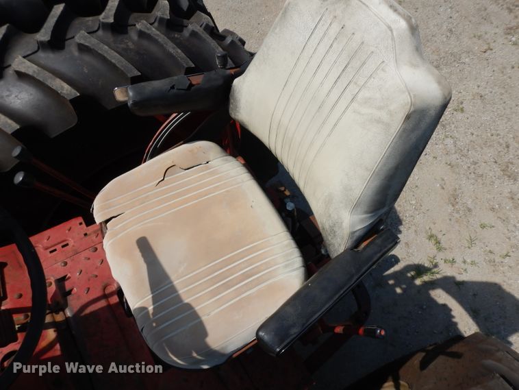 image for item GG9114 1968 International 1256 tractor