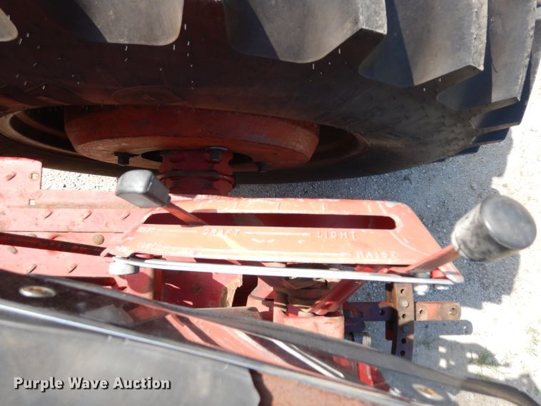 image for item GG9114 1968 International 1256 tractor