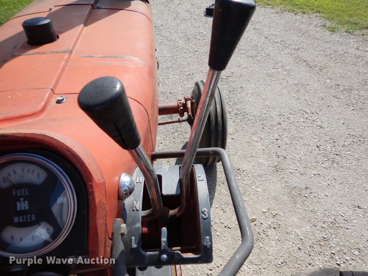 image for item GG9114 1968 International 1256 tractor