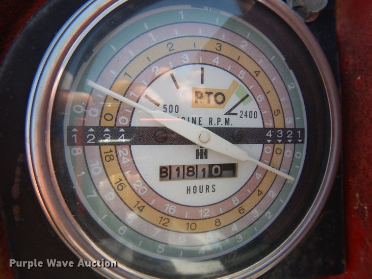 image for item GG9114 1968 International 1256 tractor