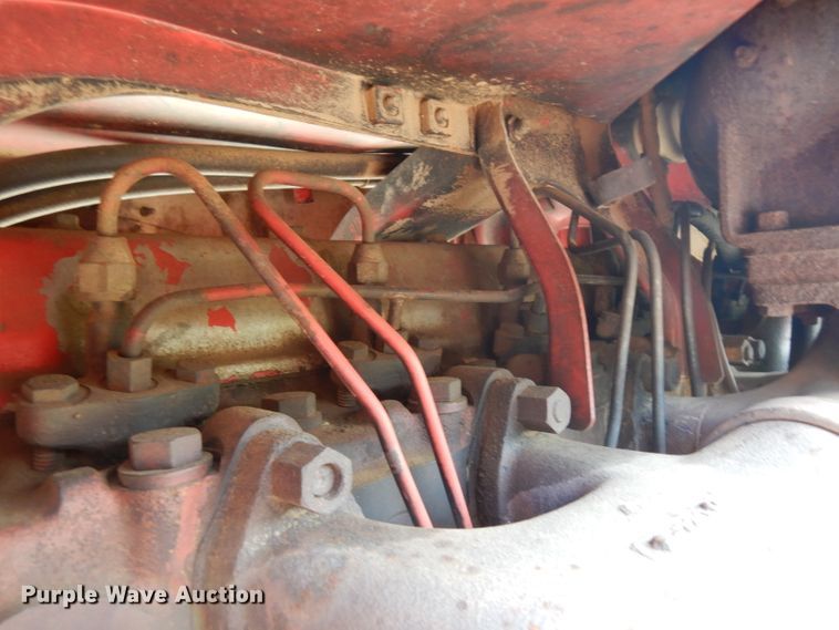 image for item GG9114 1968 International 1256 tractor