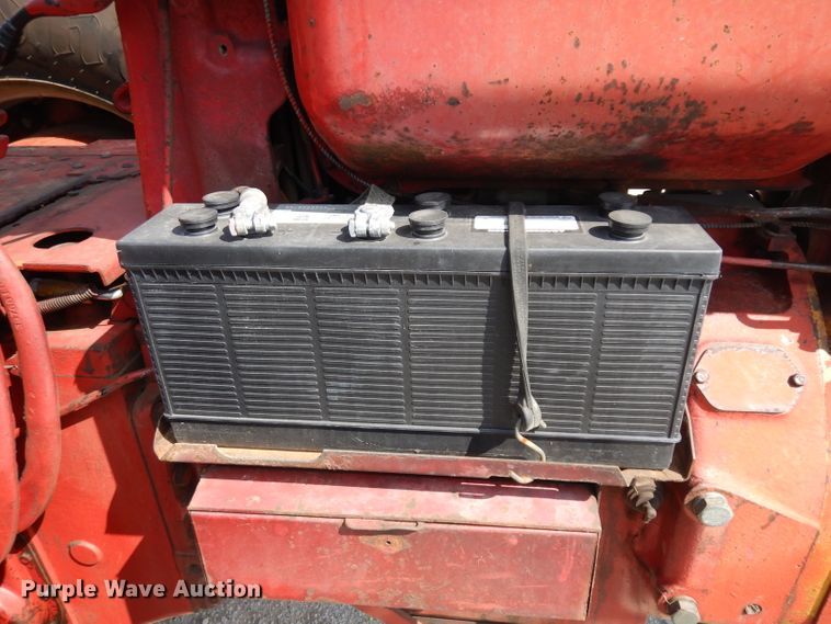 image for item GG9114 1968 International 1256 tractor