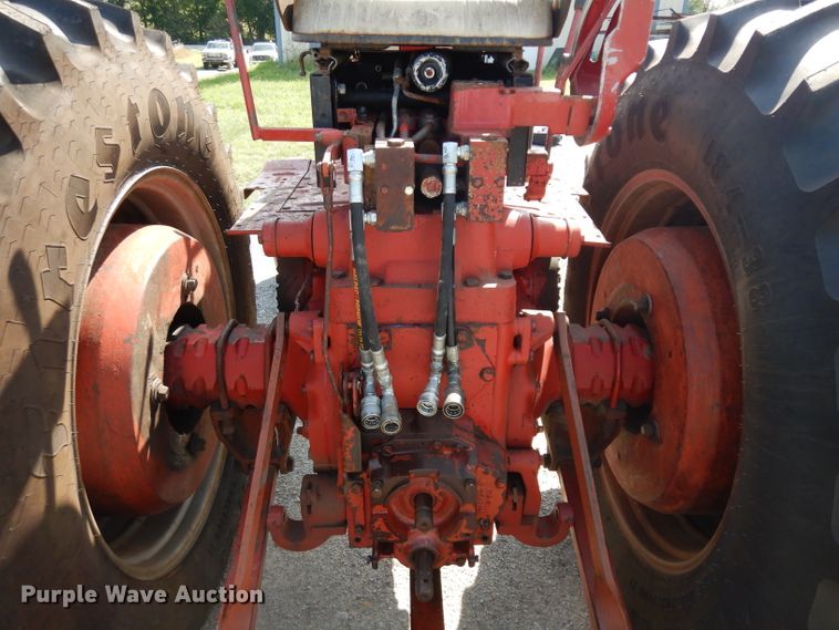 image for item GG9114 1968 International 1256 tractor