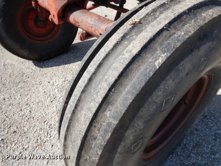 image for item GG9114 1968 International 1256 tractor