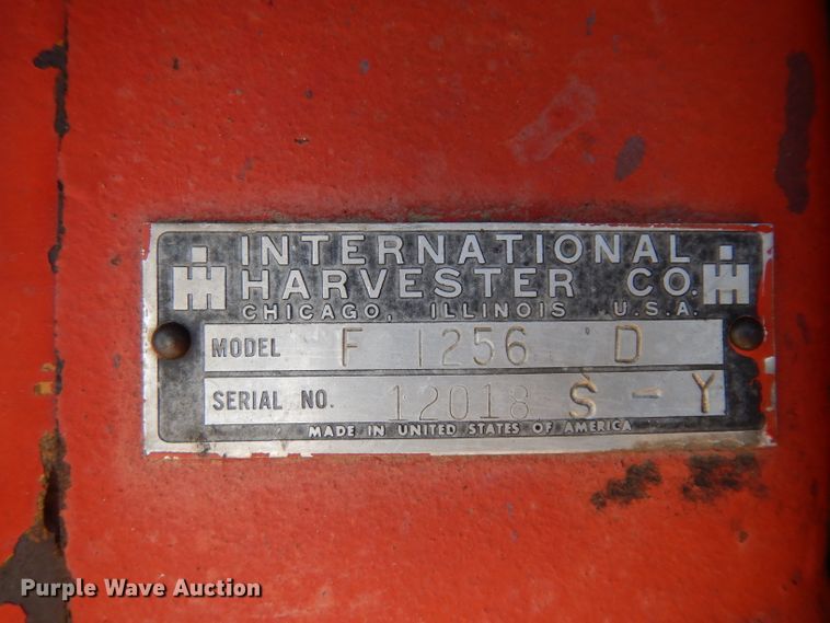 image for item GG9114 1968 International 1256 tractor