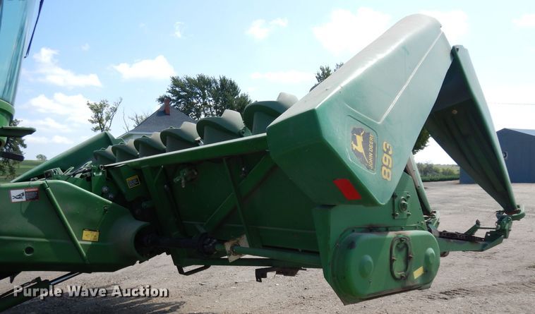 image for item GG9138 1998 John Deere 893 corn head