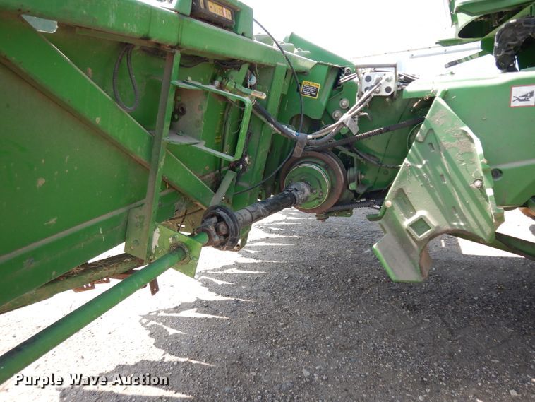 image for item GG9138 1998 John Deere 893 corn head