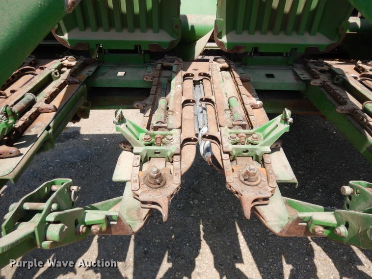 image for item GG9138 1998 John Deere 893 corn head