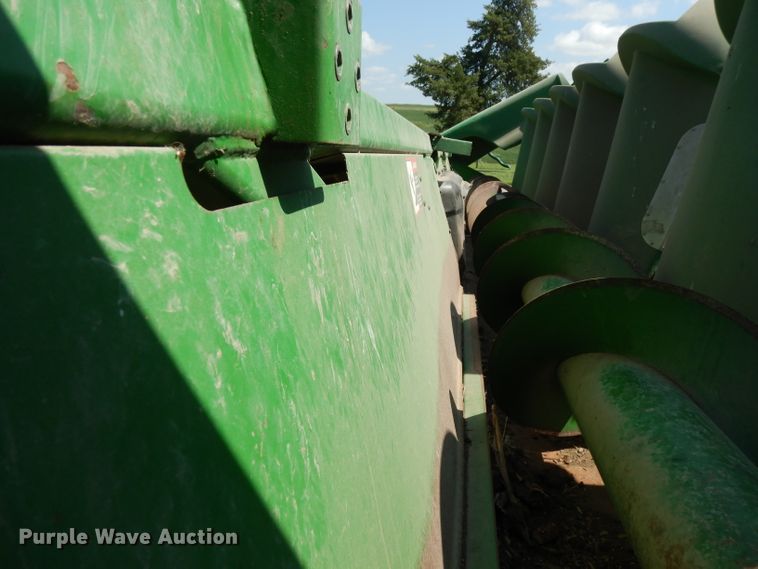 image for item GG9138 1998 John Deere 893 corn head