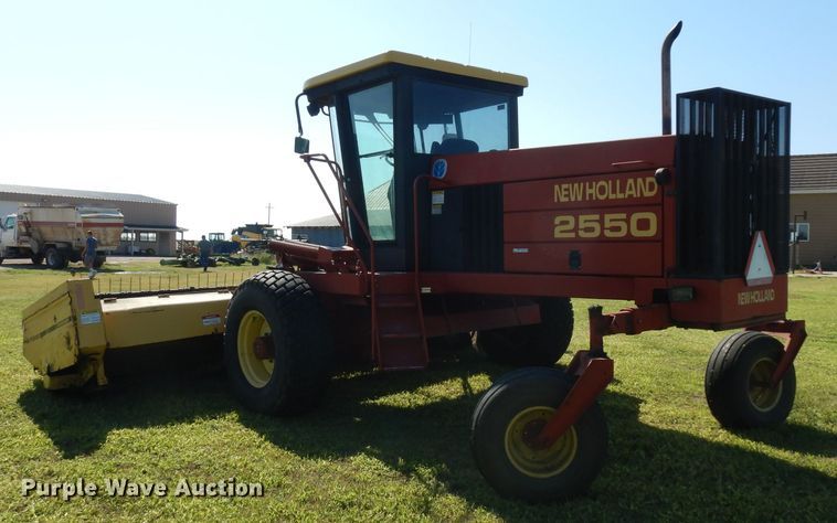 image for item GG9139 1997 New Holland 2550 windrower