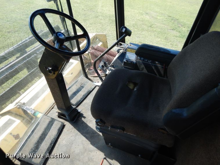 image for item GG9139 1997 New Holland 2550 windrower